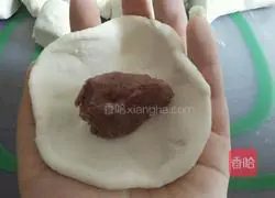 Bean paste, glutinous rice flour, sesame seeds Illustration of how to make cakes 4