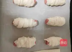 Illustration of how to make grilled sausages with hand cakes 6