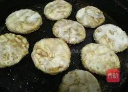 Illustration of how to make sesame sesame cakes 12