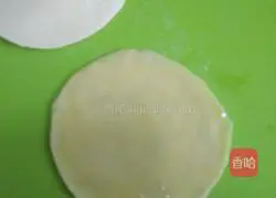 Illustration of how to make dumpling skin spring cake 2