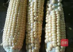 Illustration of how to make steamed corn cakes 1