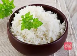 Illustration of how to make ham and floss sushi 1