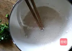 Illustration of how to make egg pancakes 3