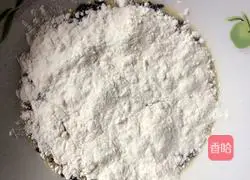 Illustration of how to make ham sausage and egg pancake 3