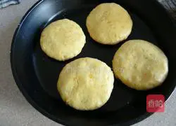 Illustration of how to make sweet potato pancakes 8