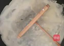 Illustration of how to make egg pancakes 3