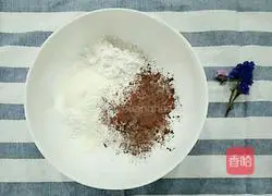 Illustration of how to make cocoa shortbread 3