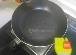Illustration of how to make mung bean flour egg pancake 1