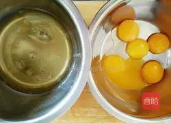 Illustration of how to make six-inch heart-shaped chiffon cake 2