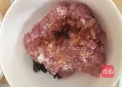 Illustration of how to make steamed meatloaf with fungus and egg 3