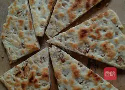 Illustration of how to make walnut sesame cake 6