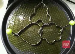 Illustration of how to make sweet corn cakes 3