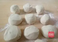 Chizhi Illustration of how to make sesame oil cake 4