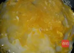 Illustration of how to make egg and vegetable burritos 6