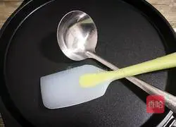 Illustration of how to make banana muffins 12