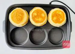 Illustration of how to make the irresistibly delicious ancient red bean wheel cake 5