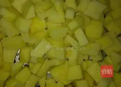 Illustration of how to make eggplant and potato cakes 2