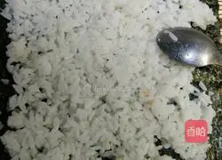 Illustration of how to make banana sushi 2