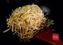 Illustration of Laoganma's Fried Pancakes 13