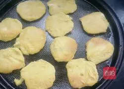 Illustration of how to make banana tortillas 6