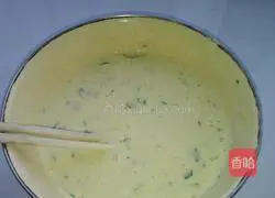 Illustration of how to make green onion and egg soft pancakes 2