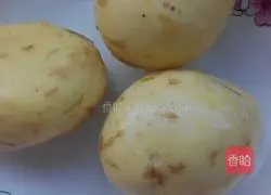 Illustration of how to make fried potato cakes 1