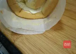 Illustration of how to make cream cake roll 12