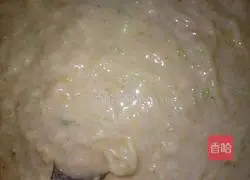 Illustration of how to make zucchini and egg pancakes 2