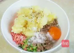 Illustration of how to make pastoral vegetable potato pancakes 7