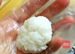 Illustration of how to make mung bean sprouts and mixed vegetables sushi 7