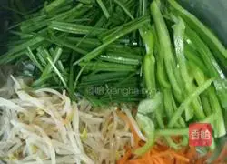 Illustration of how to make egg and vegetable cakes 7