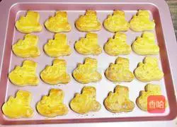 Illustration of how to make salted egg yolk soufflé 17