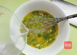 Illustration of how to make chive egg pancake 5