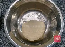 Illustration of how to make green onion cake 3