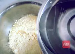 Illustration of how to make egg cornmeal cake 2