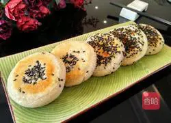 Illustration of making glutinous rice flour sesame cake 8