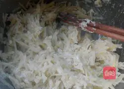 Illustration of how to make fried potato pancakes 4