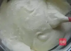 Illustration of how to make raisin cake roll 9