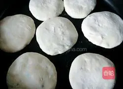 Illustration of how to make fermented bean paste cake 12