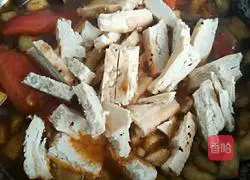 Illustration of how to make golden tofu and braised cake 12