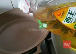 Illustration of how to make sesame hand cakes 8