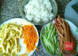 Illustration of how to make seaweed sushi rolls 1