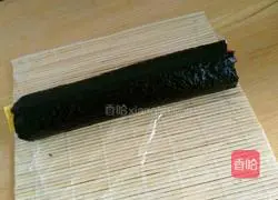 Illustration of how to make spicy cabbage sushi 11