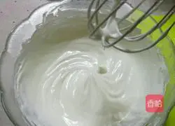 Illustration of how to make strawberry jelly cheesecake 4