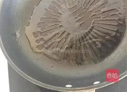 Illustration of how to make breakfast egg burritos 4