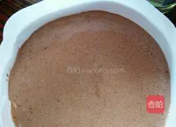Illustration of making non-defoaming cocoa sponge cake 11