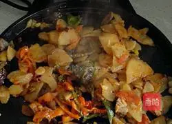 Illustration of how to make homemade potato burritos 3