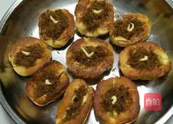 Illustration of how to make meat floss with salad dressing 7