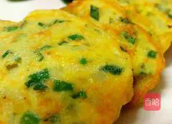 Illustration of how to make leek and potato pancakes 11