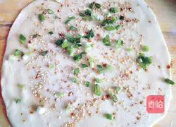 How to make hot scallion pancakes Illustration 14